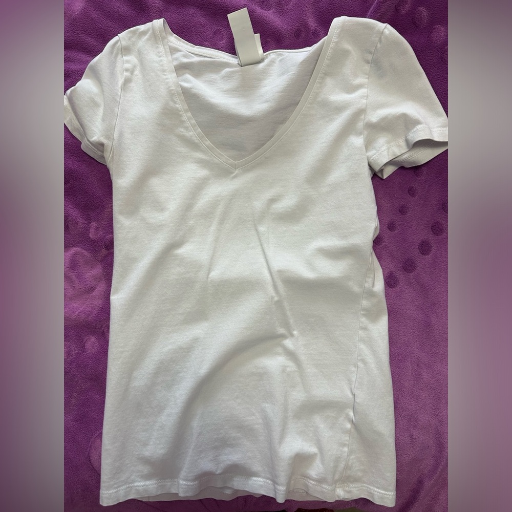 xs v-neck white tee
